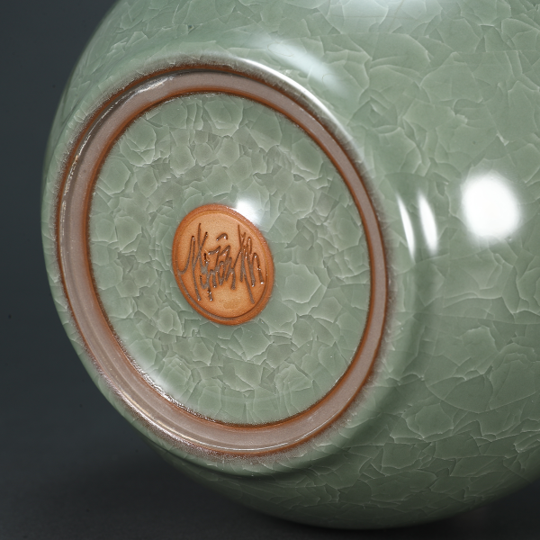 2030 当代·陈坛根制冰裂纹圆瓶