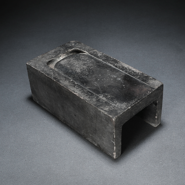 22017 明·长方抄手大端砚